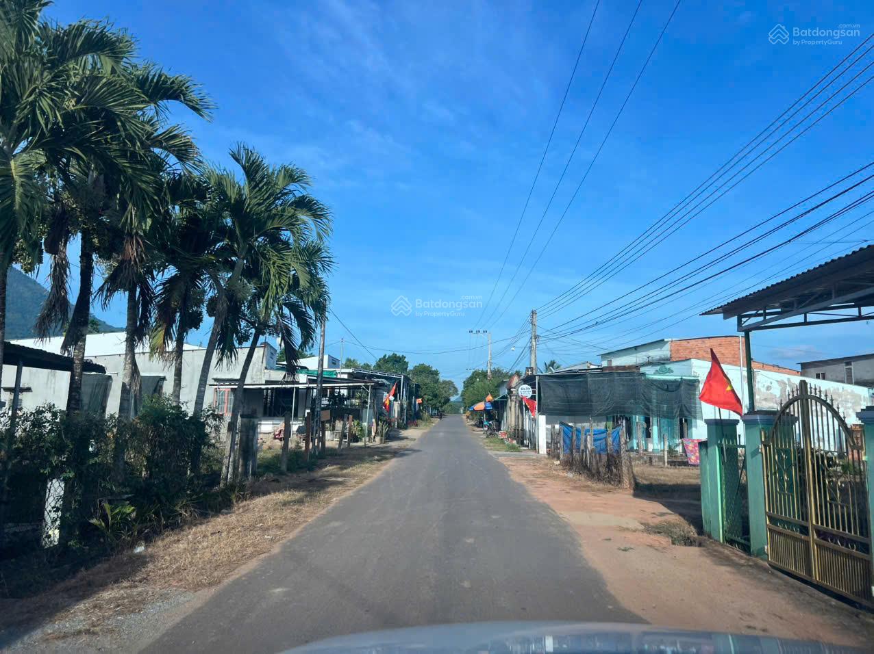 Bán nhanh lô góc 2 mặt tiền trung tâm Diên Khánh, đường nhựa, gần KDL sinh thái, có thể tách 3 lô