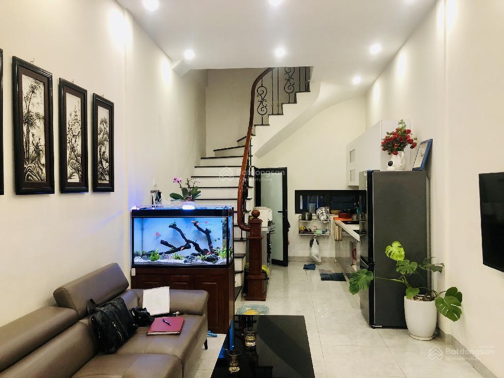 BÁN NHÀ 33 m2,5 TẦNG, MT 4,5M, GIÁ 6,8 Tỷ,LÔ GÓC,Ô TÔ ĐỖ CỬA , LIÊN MẠC, BẮC TỪ LIÊM