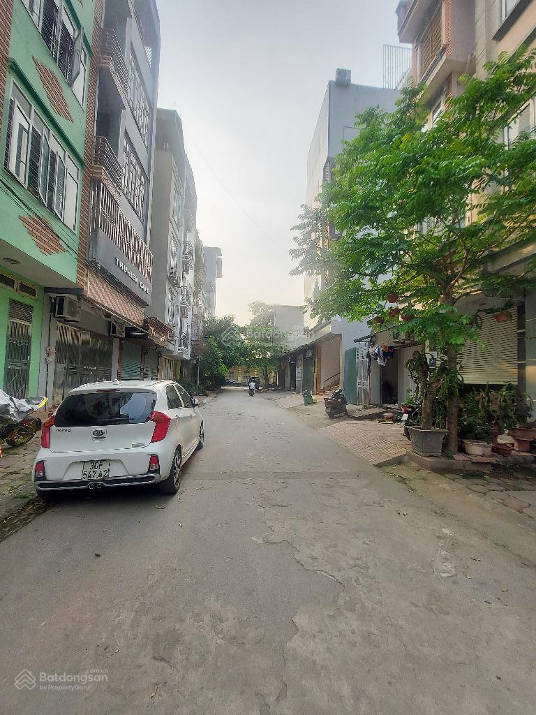 BÁN NHÀ 33 m2,5 TẦNG, MT 4,5M, GIÁ 6,8 Tỷ,LÔ GÓC,Ô TÔ ĐỖ CỬA , LIÊN MẠC, BẮC TỪ LIÊM