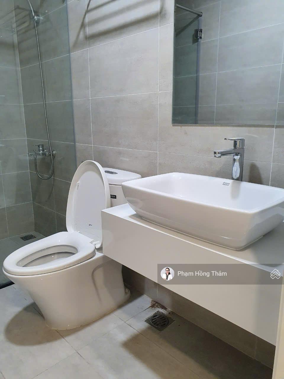 Cho thuê CH Central Premium, DT72m2, 2PN, 2WC, máy lạnh và rèm, giá 12/tr/th. LH 0933 888 *** - Thắm