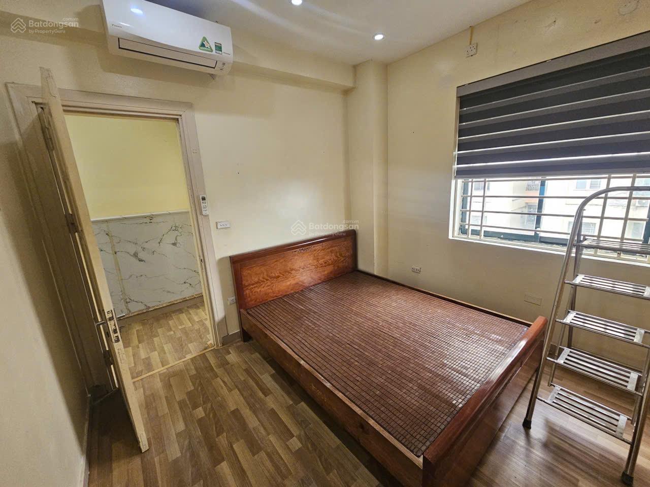 Cần cho thuê căn nhà riêng 83m2 gồm 2p ngủ, gần Đại sứ quán Hàn Quốc giá 7tr 0967 555 ***