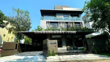 Bán biệt thự căn góc cạnh hồ bán nguyệt giá cực tốt để đầu tư