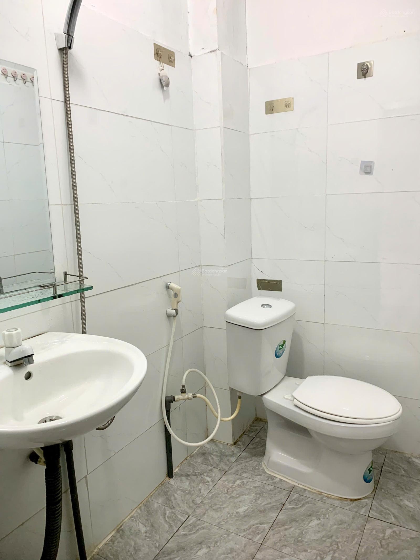 Chính chủ cho thuê phòng ban công rộng dãi thông thoáng