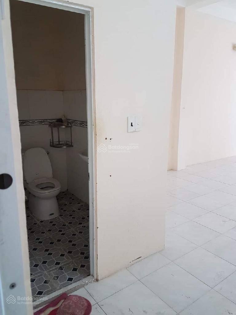 Bán nhà 3 tầng 150m2 đất Gò Cát, P Phú Hữu, Quận 9 HXH thông 6,8 tỷ sổ hồng riêng 0764 994 ***