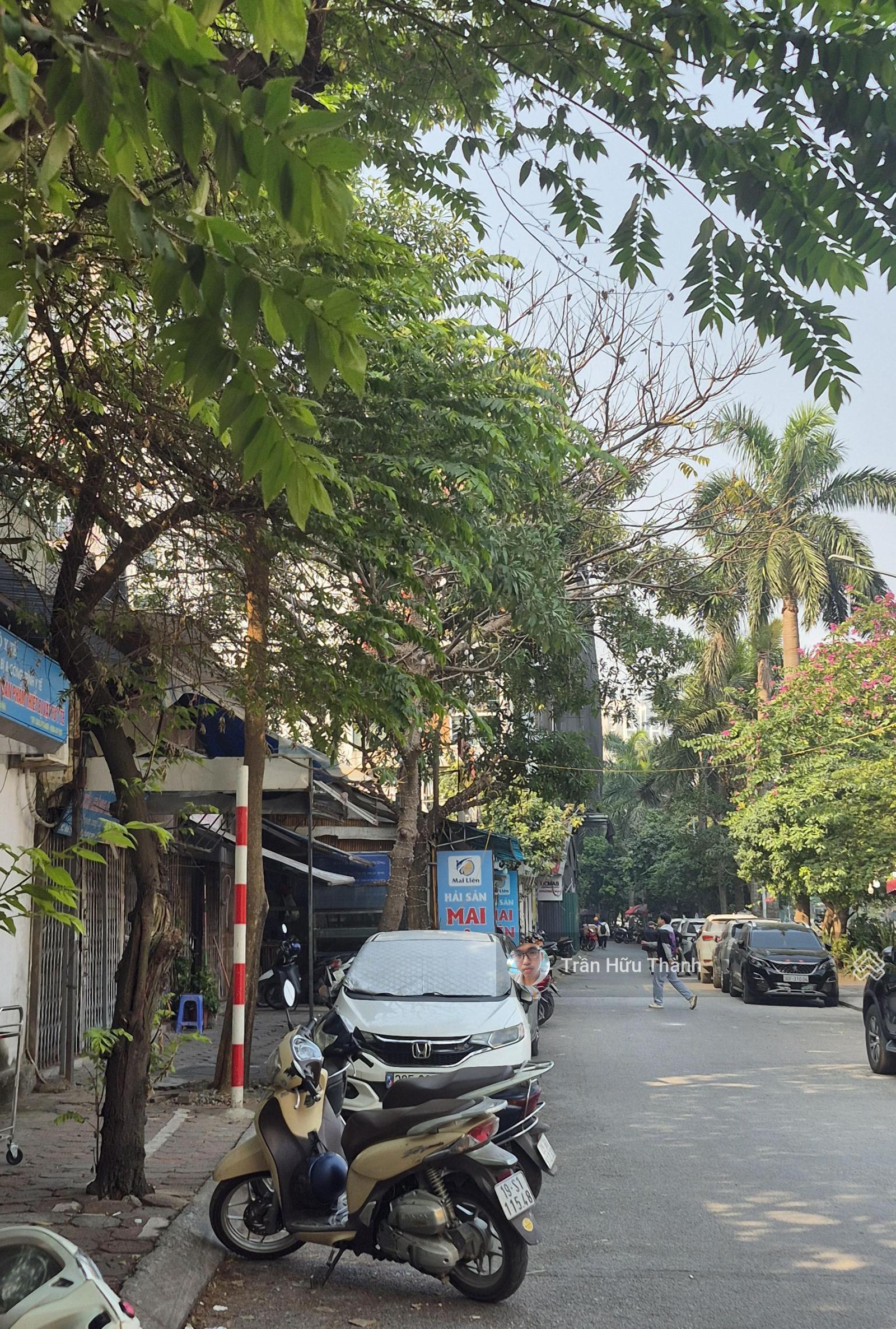 Tòa văn phòng 8T - view hồ - siêu thoáng. Cho thuê 80tr/ tháng - mặt hồ Kim Liên - Đống Đa. Giá 4X