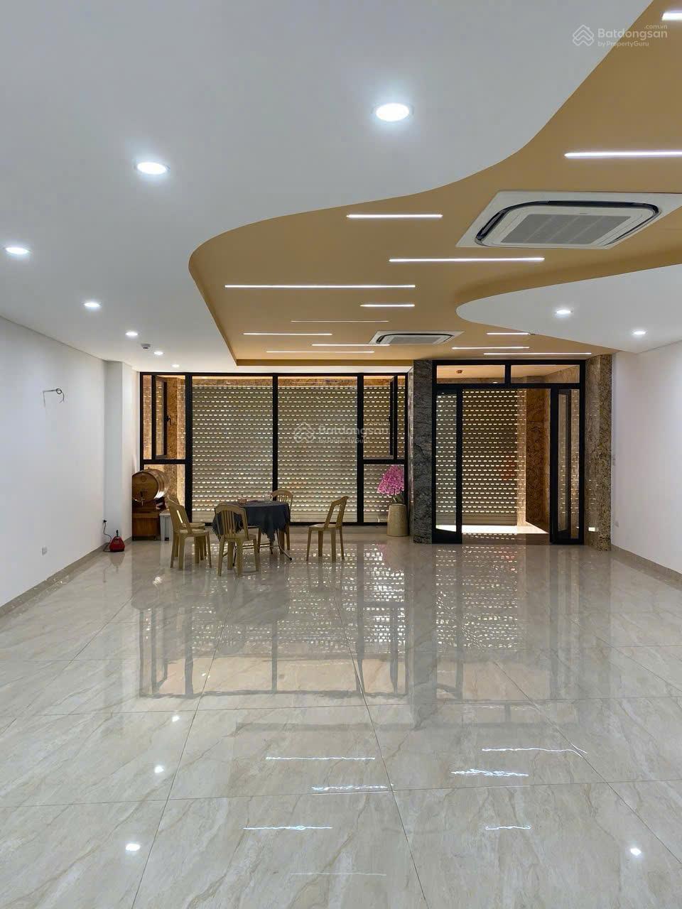 Cho thuê nhà mới Hoàng cầu - Đặng tiến đông, 90m2 x 7 tầng, 1 hầm MT 6m, thông sàn, thang máy, 50tr Cho thuê nhà mới Hoàng cầu - Đặng tiến đông, 90m2 x 7 tầng, 1 hầm MT 6m, thông sàn, thang máy, 50tr