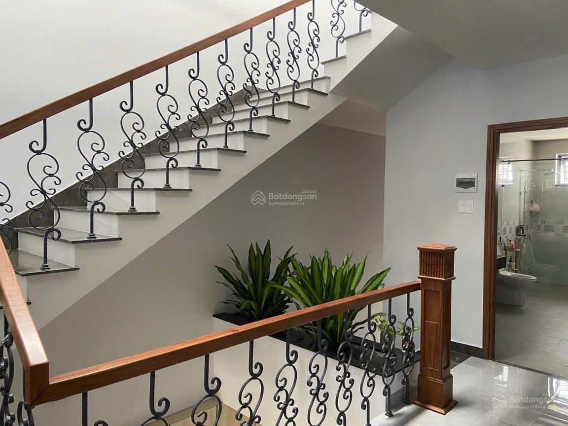 Cho thuê biệt thự 4 phòng ngủ 40tr/ tháng KĐT Hà Quang 2