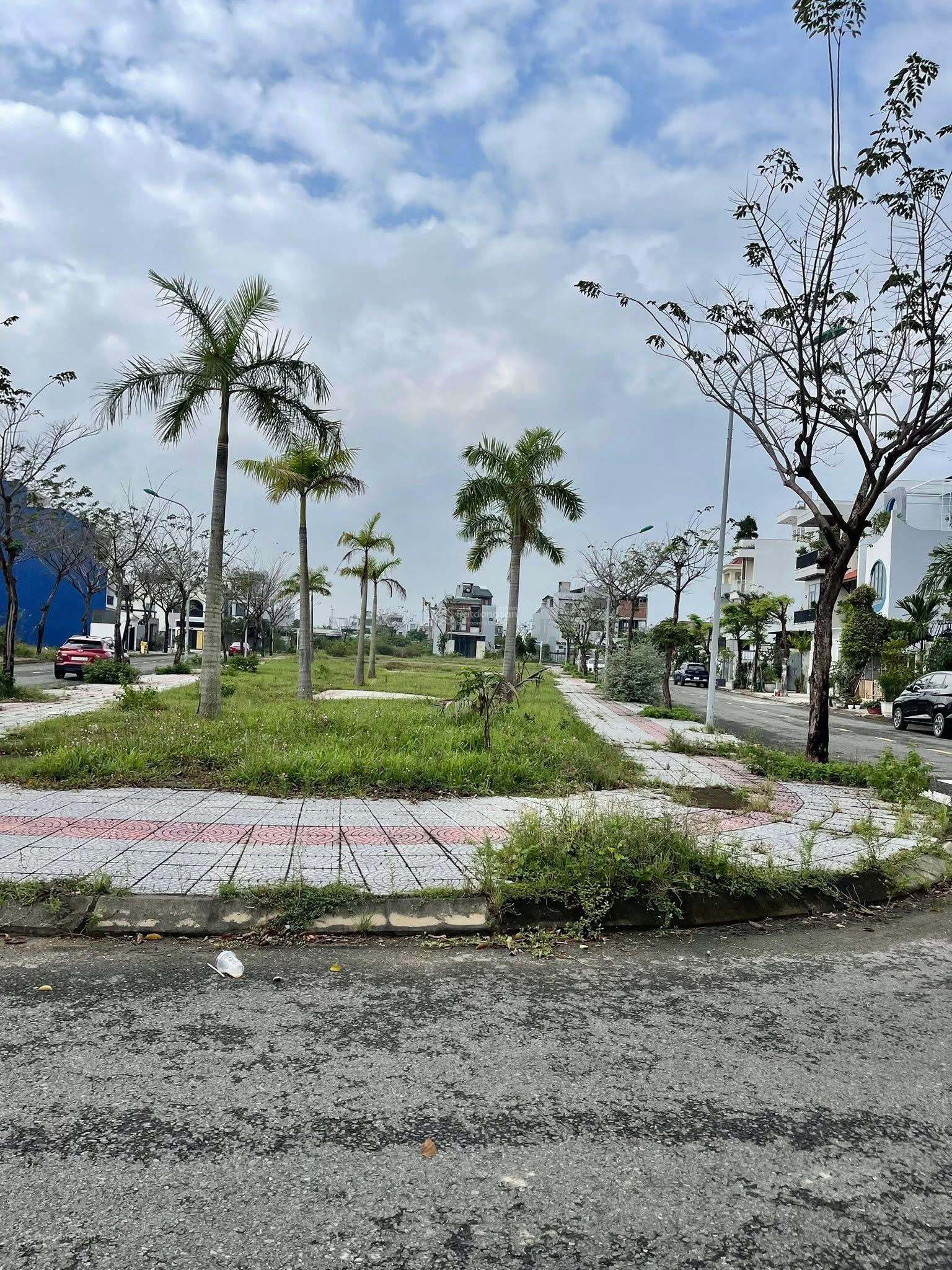 Hàng hiếm view công viên, sát sông lô Từ Giấy Nam Hoà Xuân B2 153 giá đầu tư