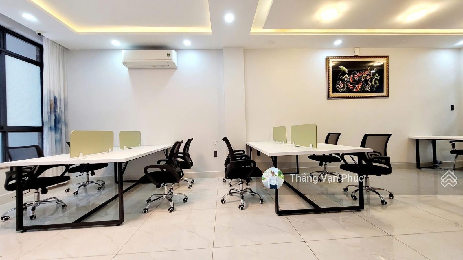 Cho thuê tầng trệt văn phòng, đẹp thoáng, 2 máy lạnh 12 triệu, vị trí gần trường học Emasi