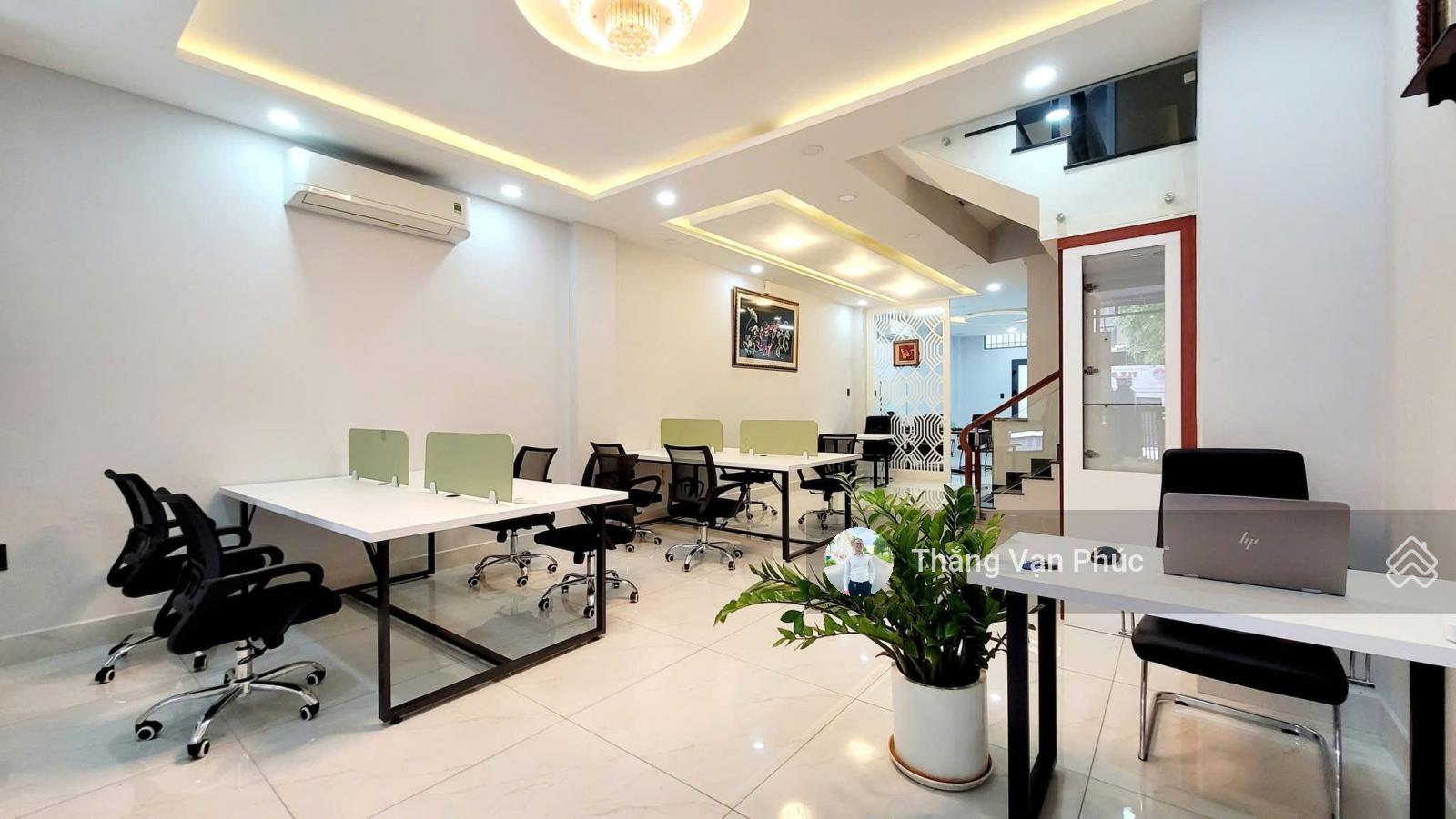 Cho thuê tầng trệt văn phòng, đẹp thoáng, 2 máy lạnh 12 triệu, vị trí gần trường học Emasi