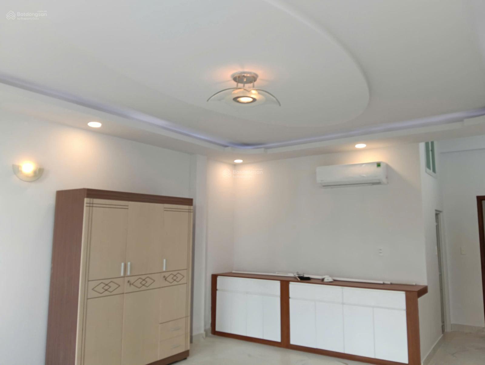 Bán nhà đẹp MTNB khu Tên Lửa 4,5 x 15m 4 tầng - ĐI BỘ RA COOPMART BÌNH TÂN