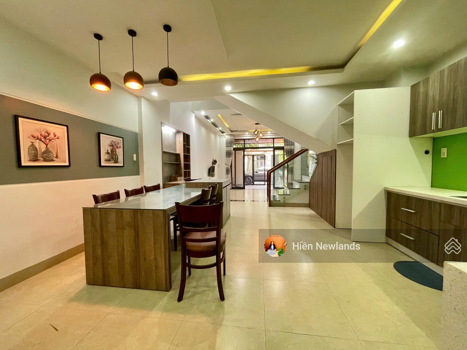 Bán nhà 2tầng mặt tiền đường Hoài Thành gần Hàm Tử gần sông ngay Khán Đài Pháo Hoa mới khu Mỹ An