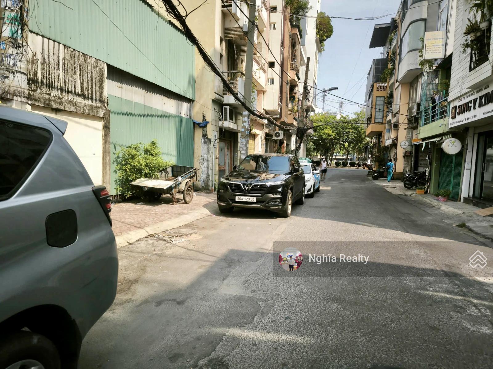 Nhà Đẹp 5 Tầng Vào Ở Ngay | Khu Nguyễn Văn Đậu, P. 05, Phú Nhuận | DT: 4,5 x 12m - Chỉ Nhỉnh 10 tỷ