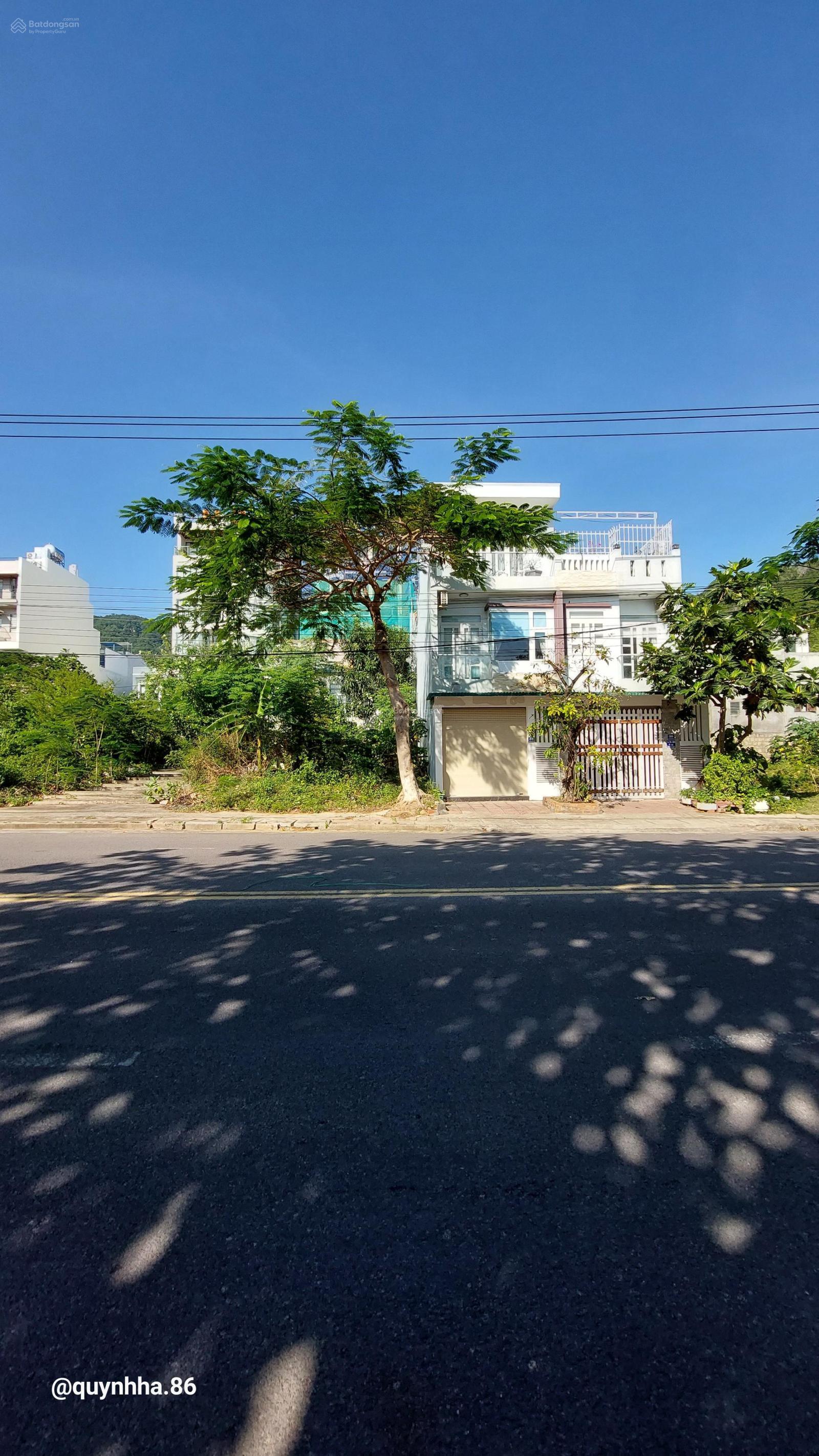 Đất mặt tiền Phạm Văn Đồng, giá 125 tr/m2 thuộc khu TĐC Hòn Xện, Bắc Nha Trang. DT 69 m2 ngang 4.5m