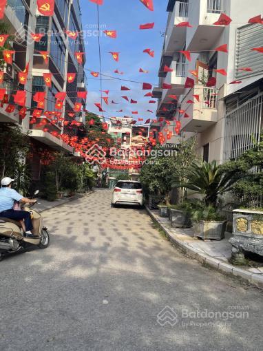 Bán nhà ô tô tránh, lô góc Trung Hoà - Cầu Giấy. DT 65m2 x 5 tầng. Giá 32 tỷ Bán nhà ô tô tránh, lô góc Trung Hoà - Cầu Giấy. DT 65m2 x 5 tầng. Giá 32 tỷ