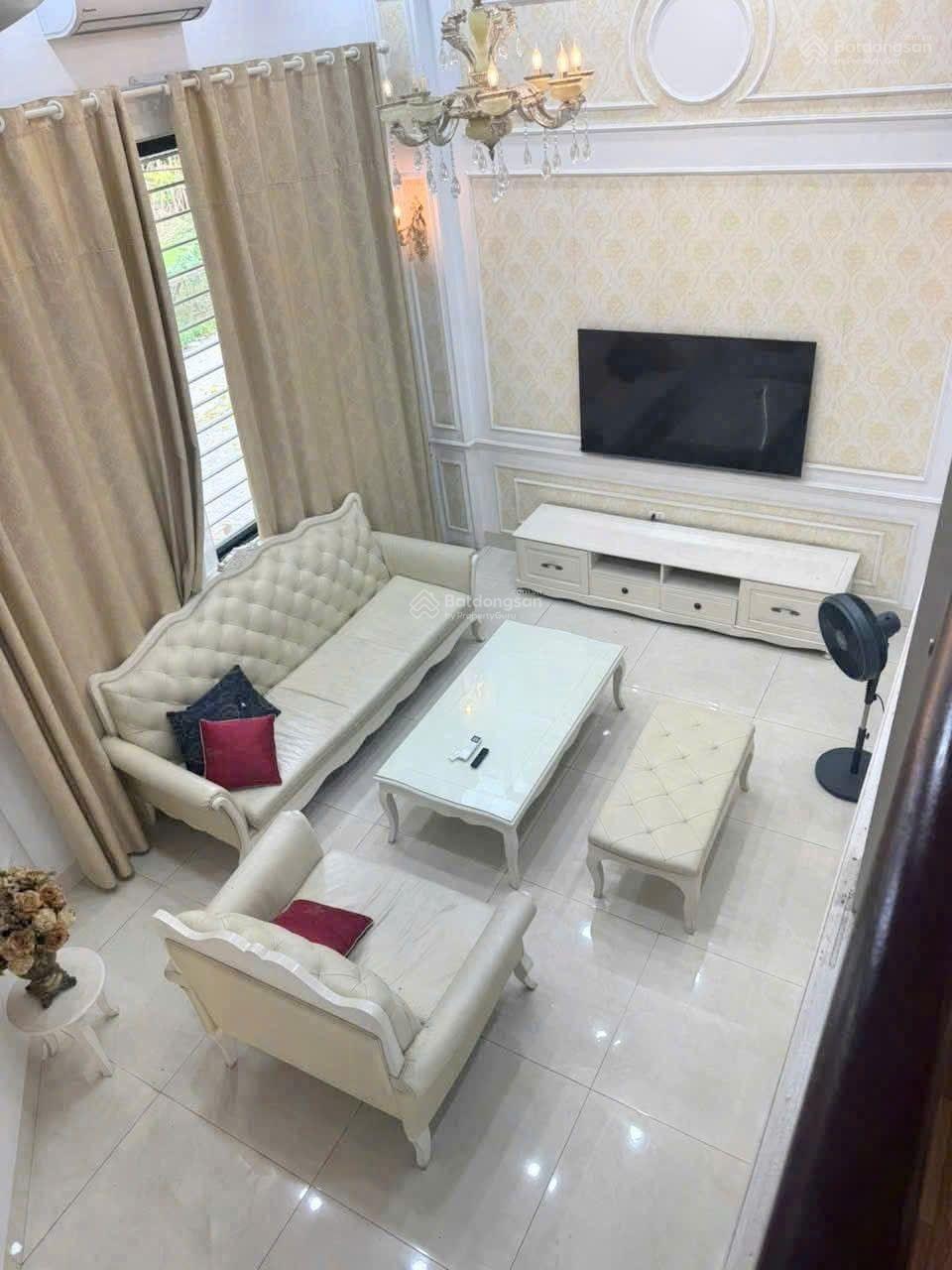 Cho thuê nhà nguyên căn Thạch Bàn Long Biên - ô tô tránh Cho thuê nhà nguyên căn Thạch Bàn Long Biên - ô tô tránh