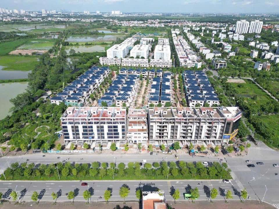 Cần bán gấp 2 lô liền kề đường to 25m kinh doanh quán cafe, dịch vụ, trục chính khu Thanh Hà Cần bán gấp 2 lô liền kề đường to 25m kinh doanh quán cafe, dịch vụ, trục chính khu Thanh Hà