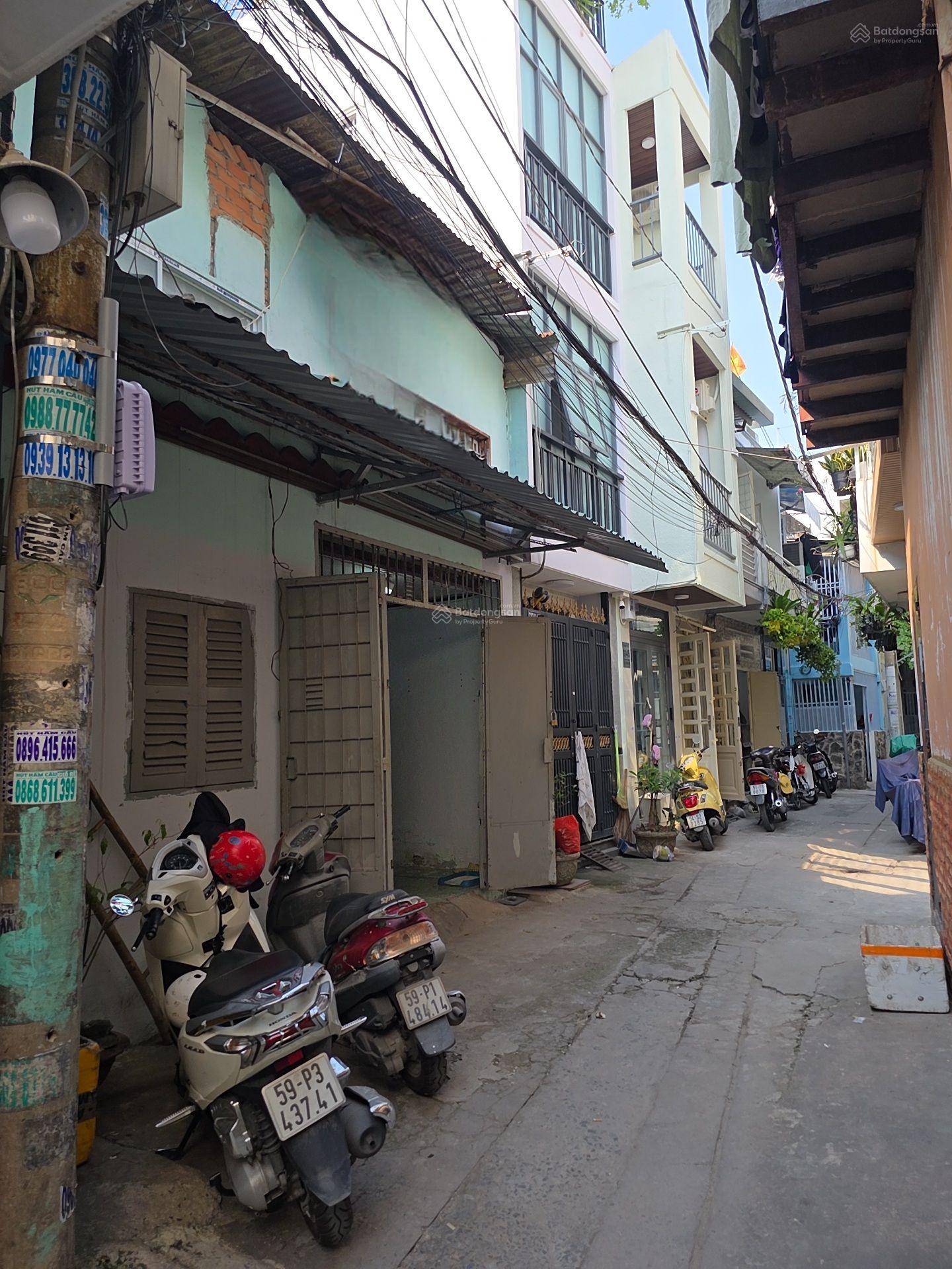 DIỆN TÍCH ĐẤT 40M2 MÀ GIÁ CHỈ 4 TỶ650 XÂY 3 LẦU HẺM ĐẸP NHÀ LẠC LONG QUÂN P10 TÂN BÌNH GẦN BÀU CÁT