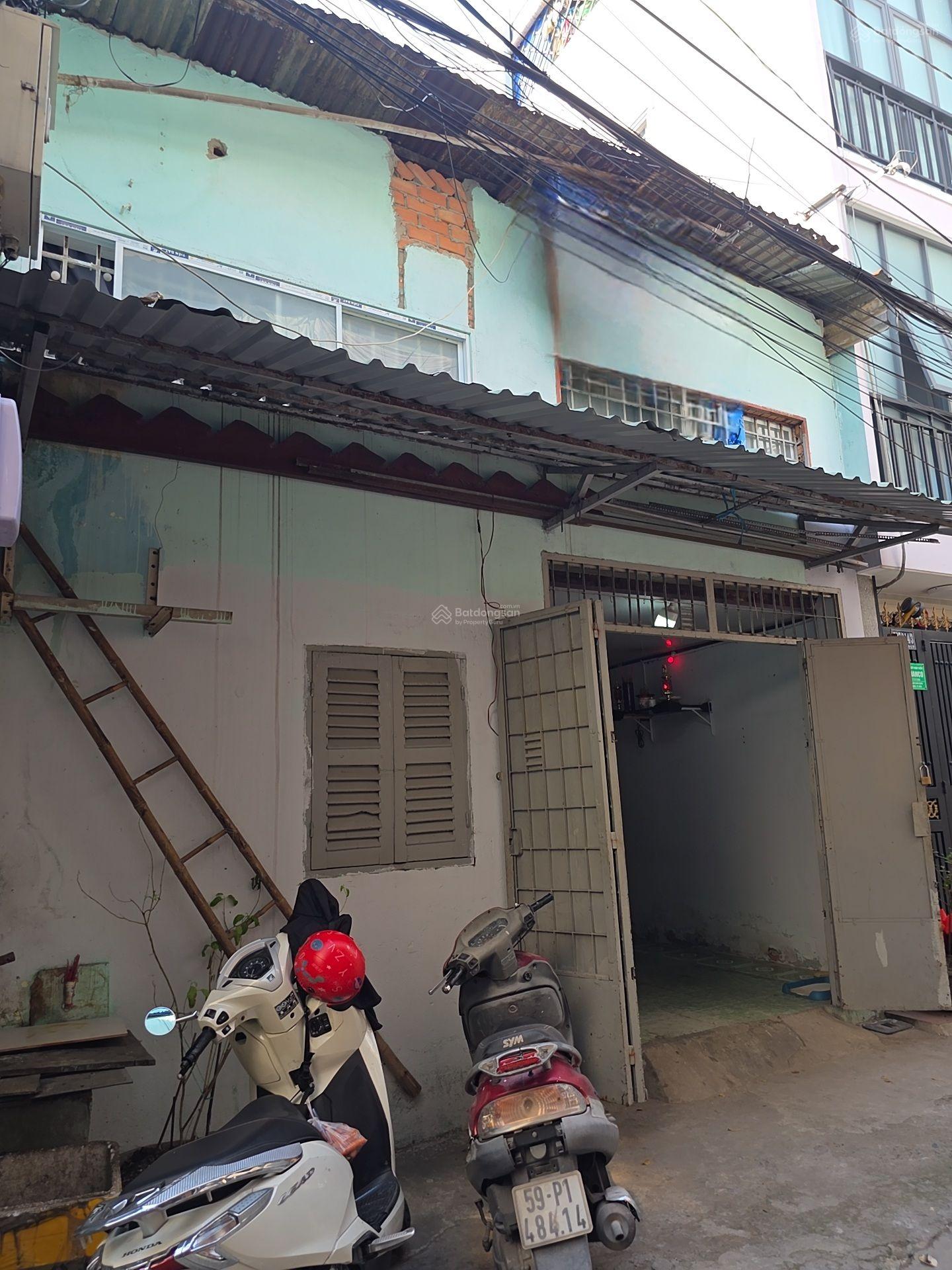 DIỆN TÍCH ĐẤT 40M2 MÀ GIÁ CHỈ 4 TỶ650 XÂY 3 LẦU HẺM ĐẸP NHÀ LẠC LONG QUÂN P10 TÂN BÌNH GẦN BÀU CÁT