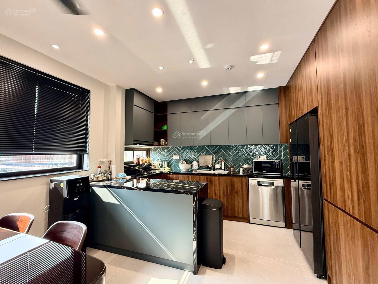 Đẹp quá! Bán nhà Phú Thượng, Tây Hồ, oto qua, ngõ thông, xây mới thang máy, 48m2x6T