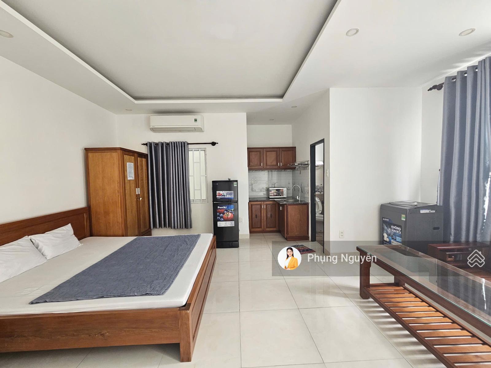 Bán khách sạn mặt tiền đường Lý Nam Đế, Nam Nha Trang. 210m2, 37 phòng, sẵn HĐ thuê 5 năm,100tr/th