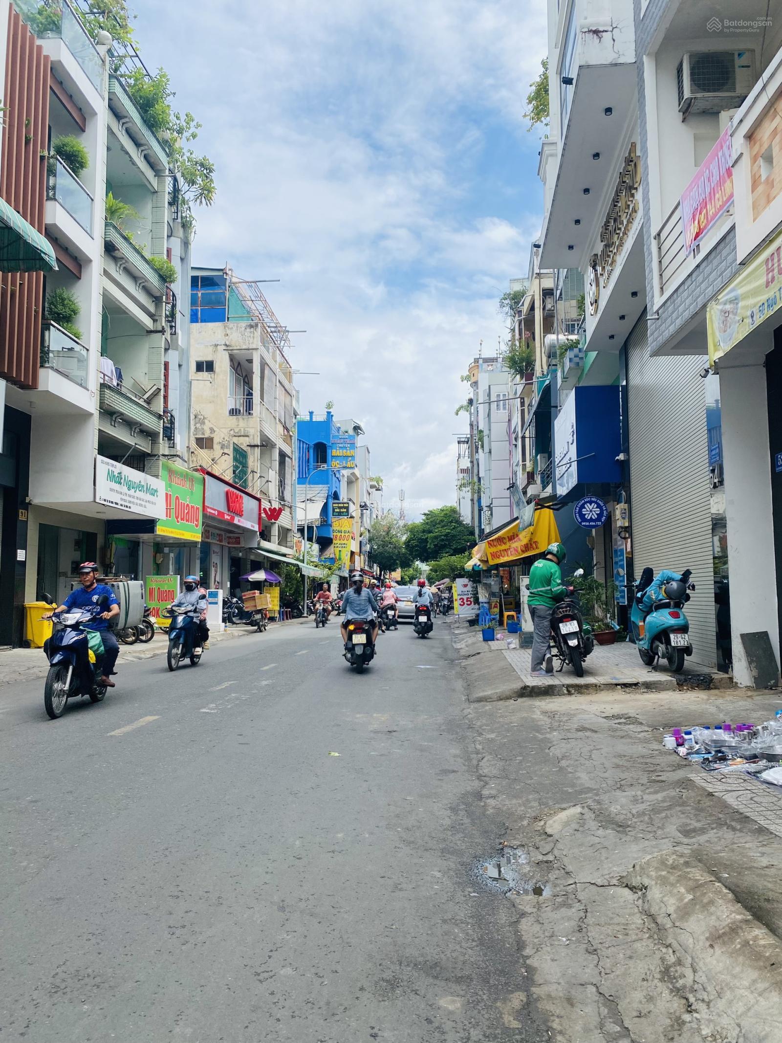 Cực tốt ngang 6,5m dài 17m! Bán nhà góc 2 MT 958 Lạc Long Quân gần chợ Tân Bình, 3 tầng giá 15 tỷ Cực tốt ngang 6,5m dài 17m! Bán nhà góc 2 MT 958 Lạc Long Quân gần chợ Tân Bình, 3 tầng giá 15 tỷ