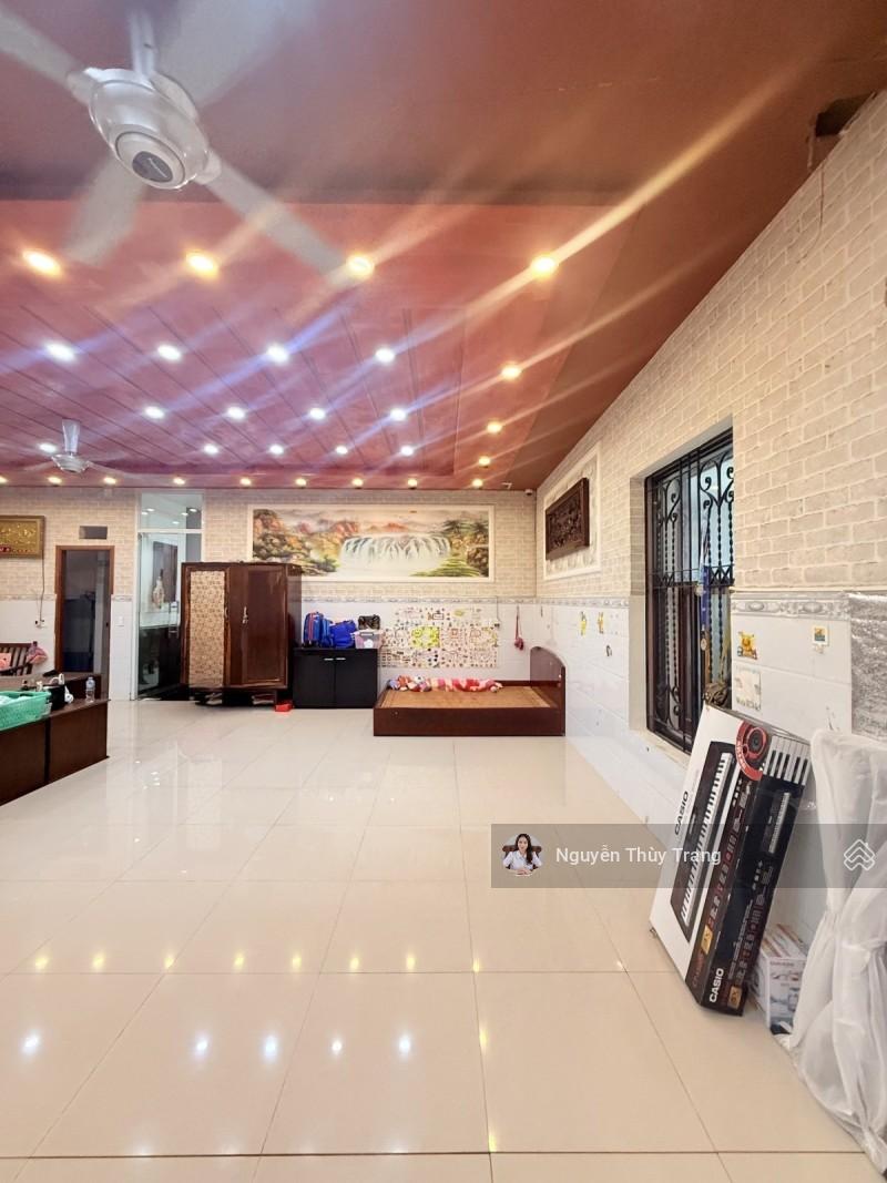 ( Hạ sốc) Gấp bán nhà đường Cộng Hòa, 140m2, ngang 6m, 4 Tầng, nở hậu Tài lộc, tặng full NTCC.