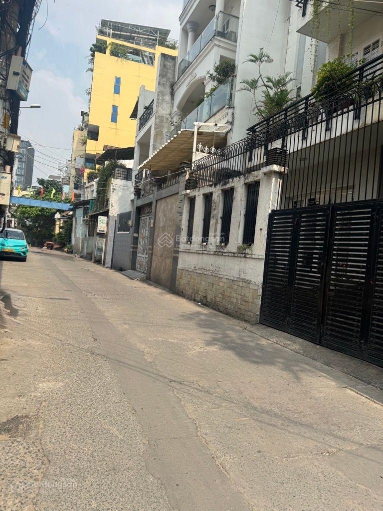 NHÀ CẤP 4-PHAN XÍCH LONG-153m2-SÁT MẶT TIỀN-Hẻm Xe Hơi-NGANG 5M-VUÔNG-ĐƯỢC XÂY 7 TẦNG-CHỈ ~120TR/M2
