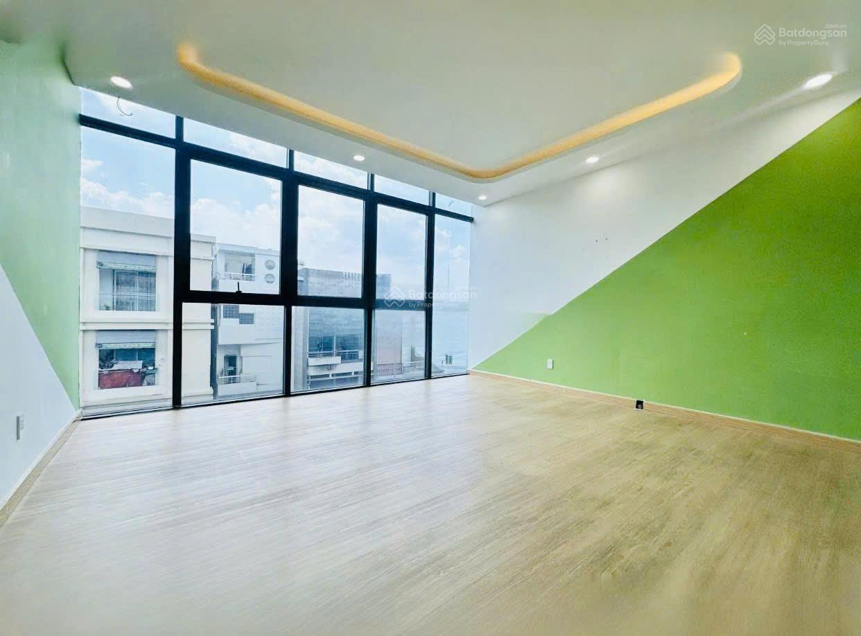 Cho thuê nhà 2A Cao Thắng, Quận 3. Có thang máy, ngang 5m, giá chỉ 40 triệu Cho thuê nhà 2A Cao Thắng, Quận 3. Có thang máy, ngang 5m, giá chỉ 40 triệu