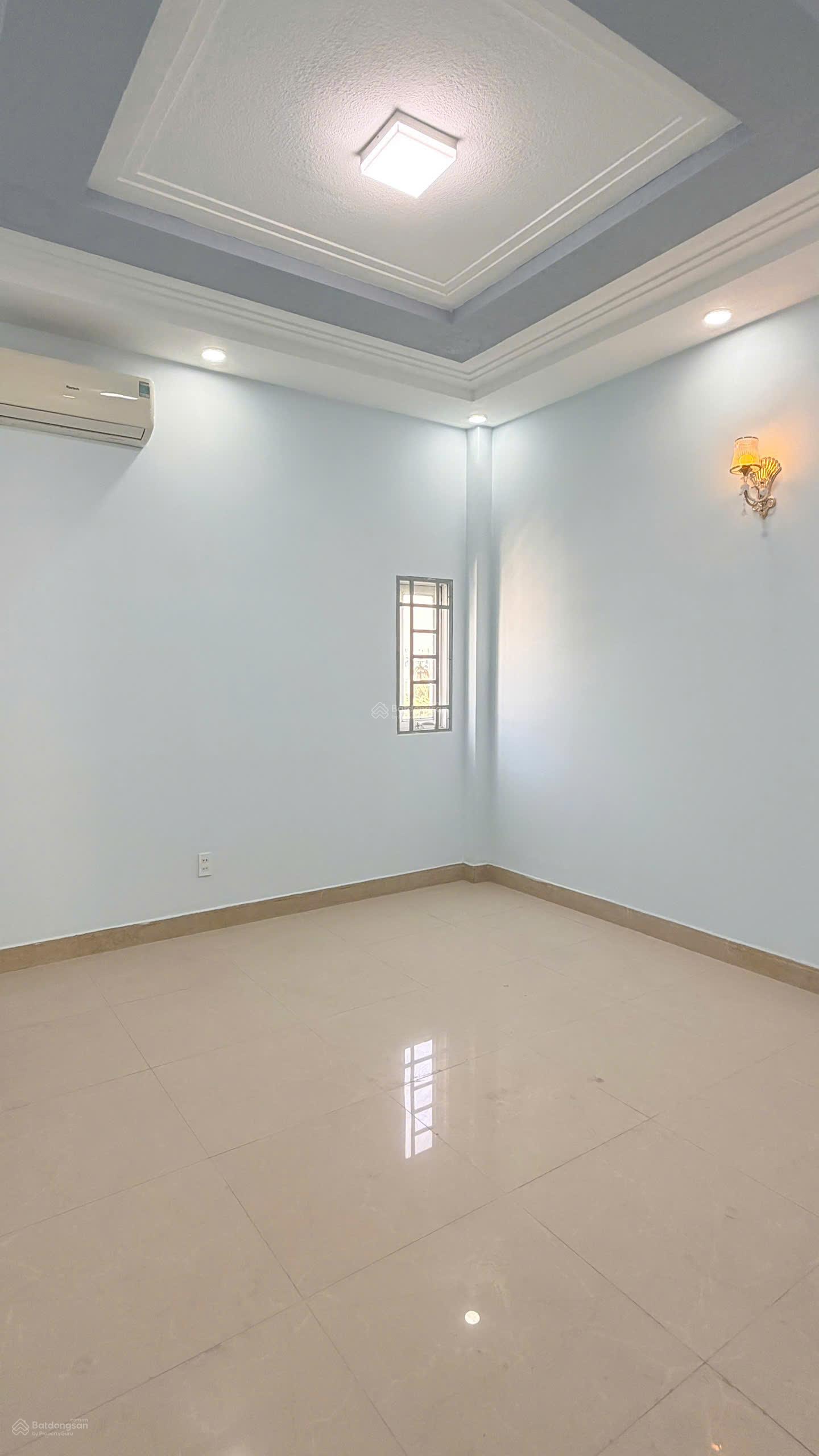 Nhà đẹp MTNB 12m KDC Lý Chiêu Hoàng 4x 15m 4 tầng SÁT CHUNG CƯ KHANG ĐIỀN- CÔNG VIÊN LÝ CHIÊU HOÀNG