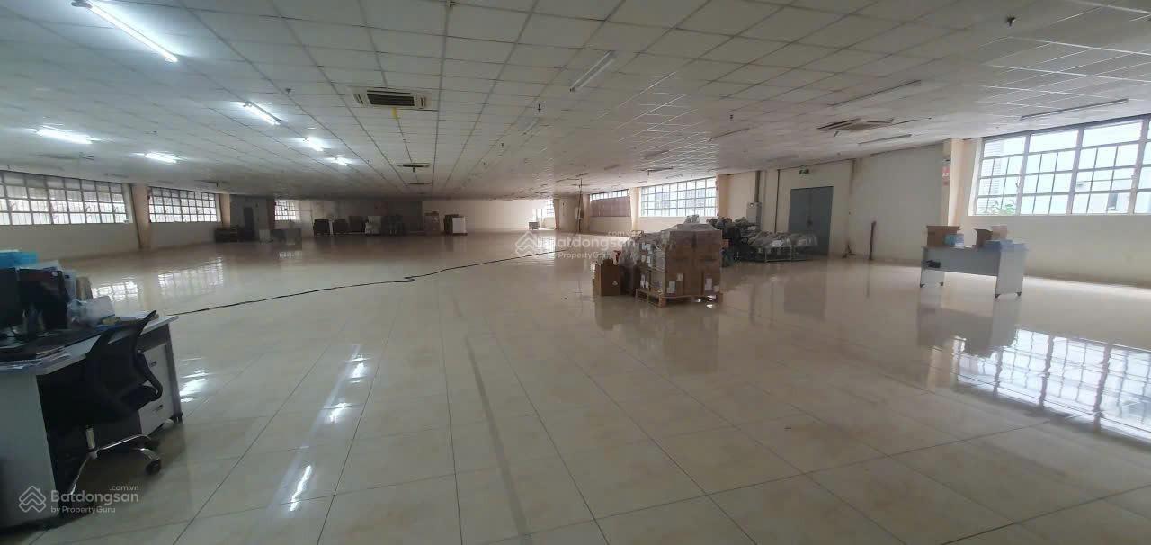 Cho thuê kho trong khu công nghiệp Vĩnh Lộc 2.587m2, sẵn pccc, đường cont, khuôn viên rộng rãi Cho thuê kho trong khu công nghiệp Vĩnh Lộc 2.587m2, sẵn pccc, đường cont, khuôn viên rộng rãi