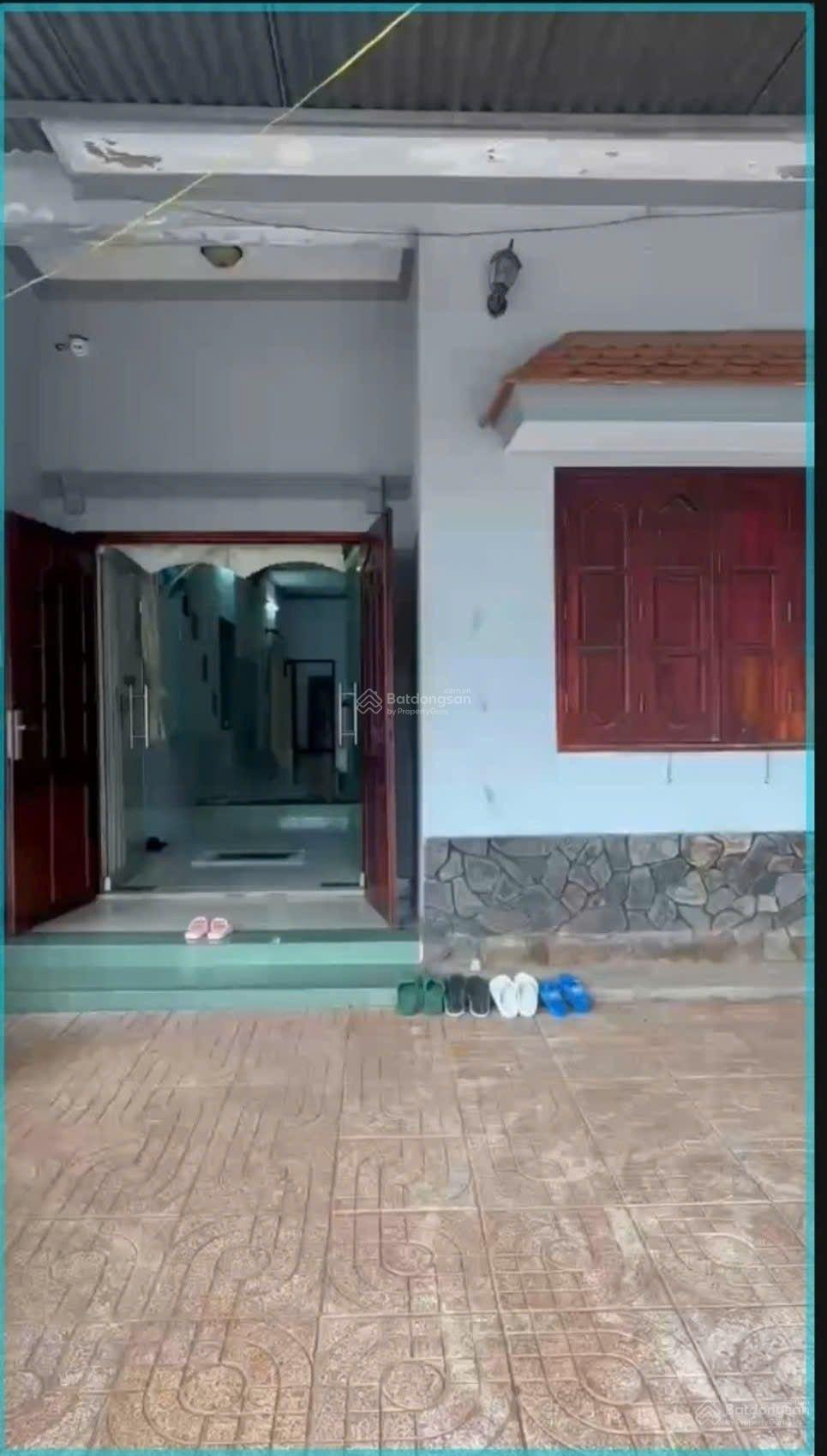 Bán nhà 1trệt 1lầu mặt tiền đường nhựa Cù bị Châu Đức, TP. HCM. Có thể cho thuê 6tr/tháng