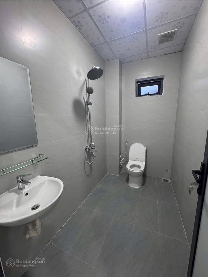 Bán nhà -CẨM NAM 12 Đường 7m5 lề 4m -Hướng : Tây bắc .ngó qua công viên nhà có bản vẻ thiết