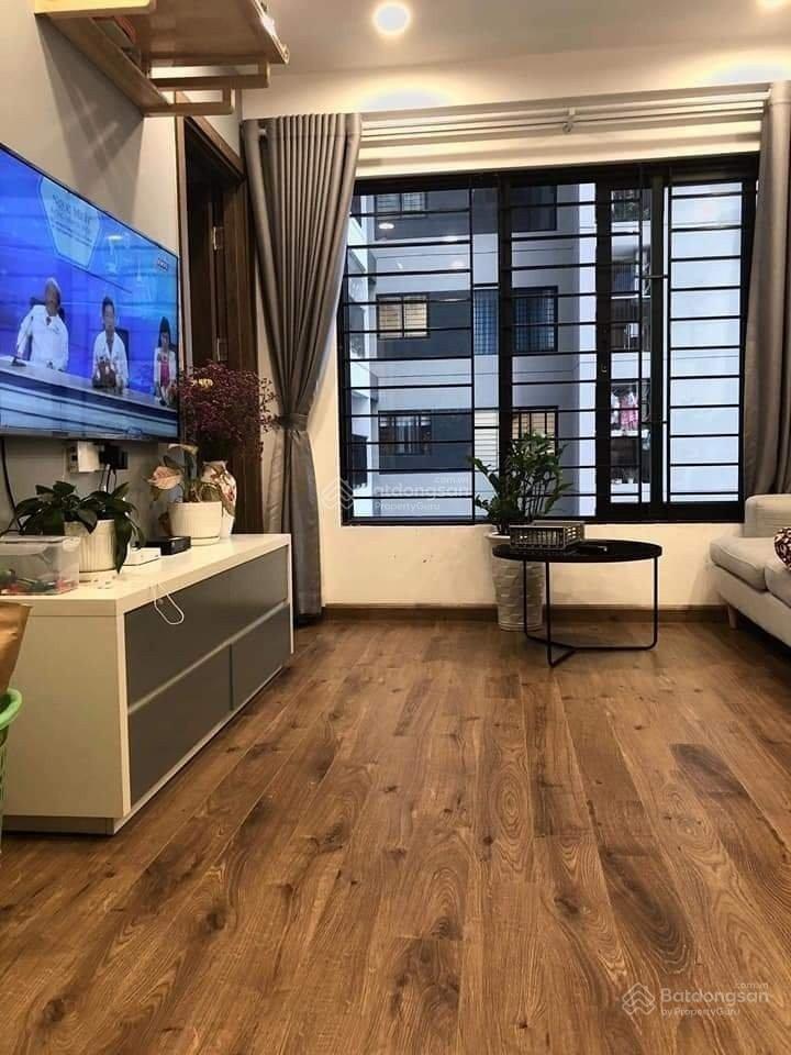 Chính chủ bán căn hộ 56m2 tại chung cư HUD3, số 60 Nguyễn Đức Cảnh. Giá 4,85 tỷ. Liên hệ 0913 812 ***