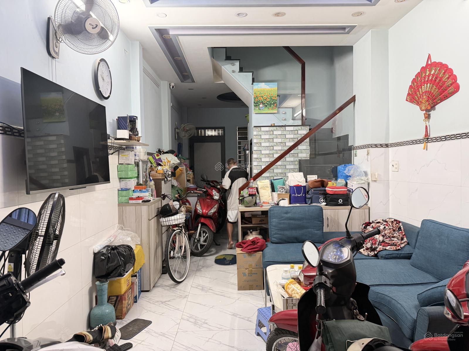 Cần bán gấp nhà CMT8 4 tầng mới sổ sẵn, đi nước ngoài bán gấp nhà 2 mặt tiền hẻm xe hơi