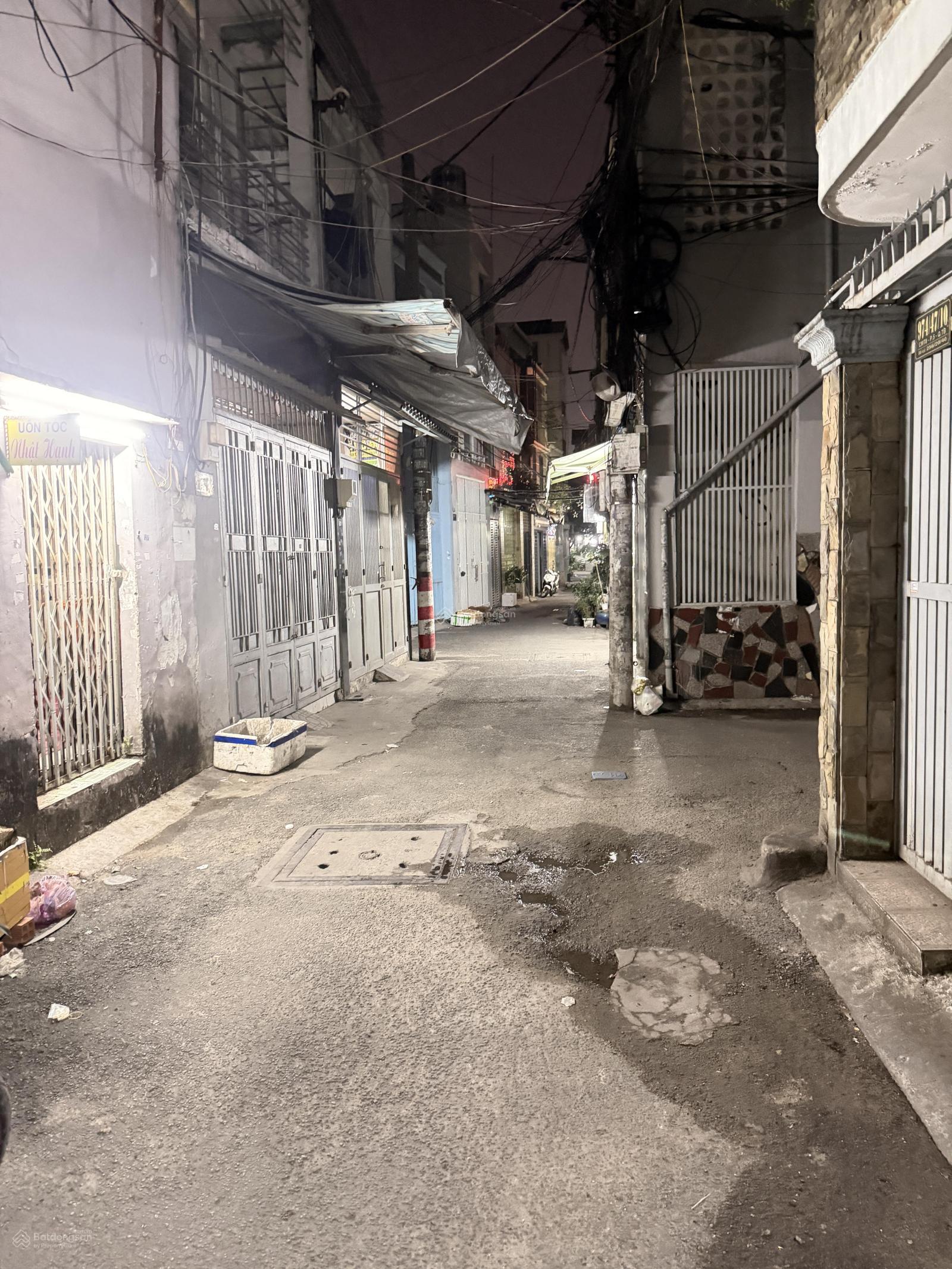 Cần bán gấp nhà CMT8 4 tầng mới sổ sẵn, đi nước ngoài bán gấp nhà 2 mặt tiền hẻm xe hơi