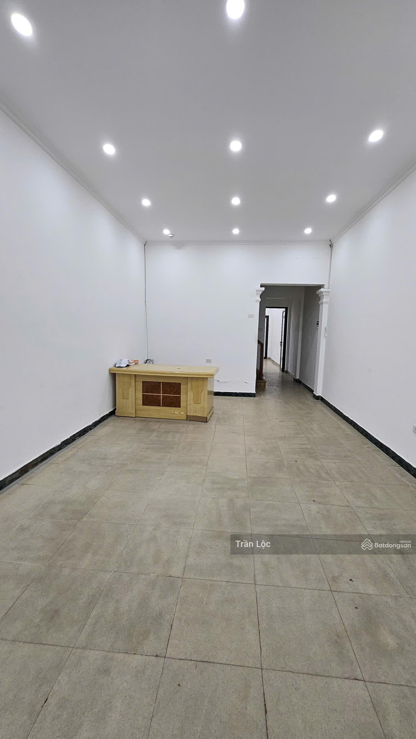 Chính chủ cần bán nhà khu phân lô Hoàng Ngân, Lê Văn Lương,Trung Hòa, Cầu Giấy. Giá rẻ