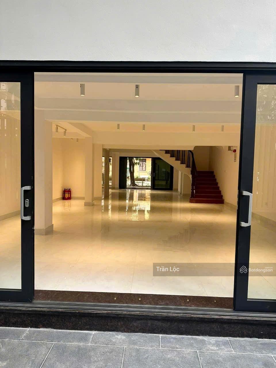 Chính chủ cần bán nhà 6 tầng phố Nguyễn Tuân, Ngụy Như Kon Tum, Khuất Duy Tiến. Chính chủ cần bán nhà 6 tầng phố Nguyễn Tuân, Ngụy Như Kon Tum, Khuất Duy Tiến.