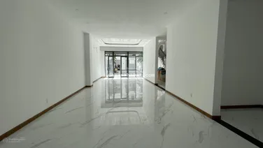 Cho thuê nhà phố liền kề loại TMDV 450m2 sàn. Có sẵn thang máy, máy lạnh tại Vinhomes Grand Park