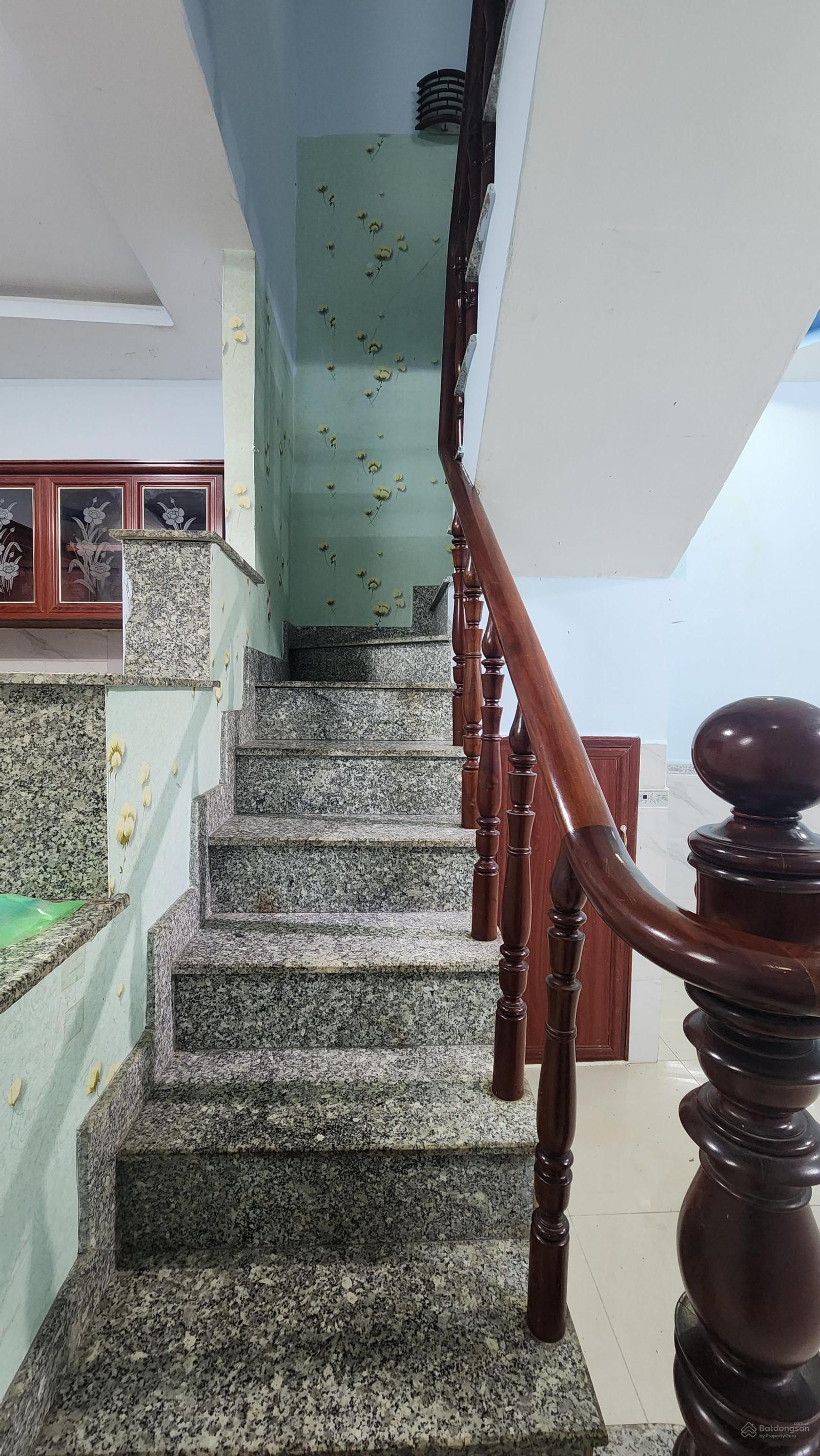 Bán nhà Bàu Cát Tân Bình - 40.2m2 nở hậu tài lộc - hẻm xe hơi - 1 trệt 1 lầu 2 pn 2wc, chỉ 3.x tỷ Bán nhà Bàu Cát Tân Bình - 40.2m2 nở hậu tài lộc - hẻm xe hơi - 1 trệt 1 lầu 2 pn 2wc, chỉ 3.x tỷ