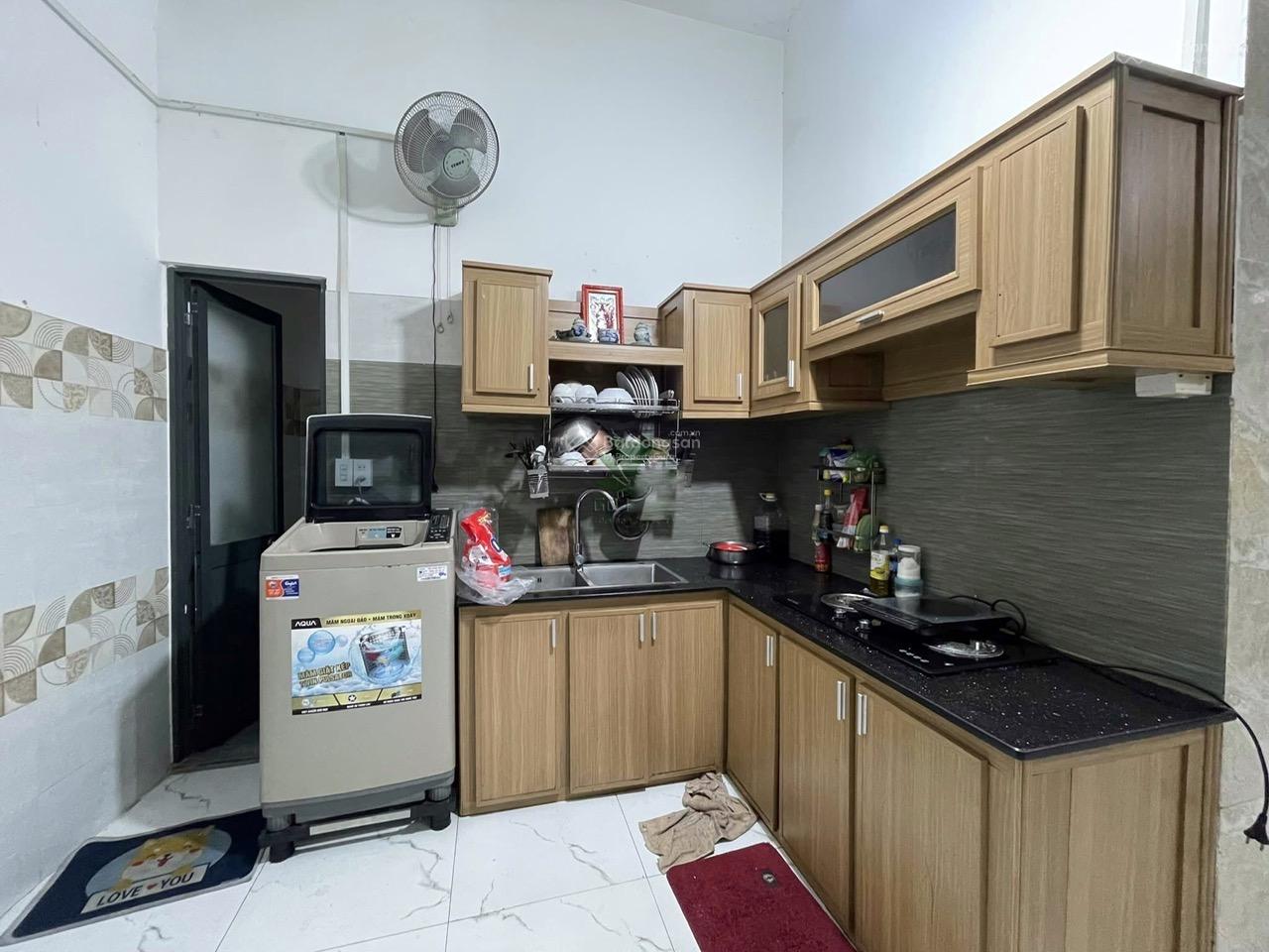 Bán nhà phố kinh doanh 1 căn duy nhất trên thị trường mặt tiền đường 2/4 chỉ có 11 tỷ Bán nhà phố kinh doanh 1 căn duy nhất trên thị trường mặt tiền đường 2/4 chỉ có 11 tỷ