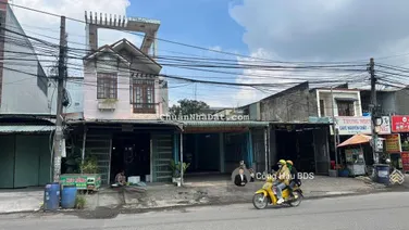 Nhà MTKD đường 19 KCN Sóng Thần. DT: 100m2 (5x 20m). ODT: 100%. Đường 20m. Giá bán: 5.8 tỷ TL