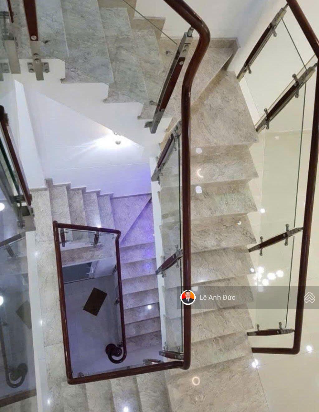 Mặt 2 tiền trước sau đường 10m xe hơi ngủ trong nhà - nhà 3 tầng - gần bệnh viện Q2 Mặt 2 tiền trước sau đường 10m xe hơi ngủ trong nhà - nhà 3 tầng - gần bệnh viện Q2