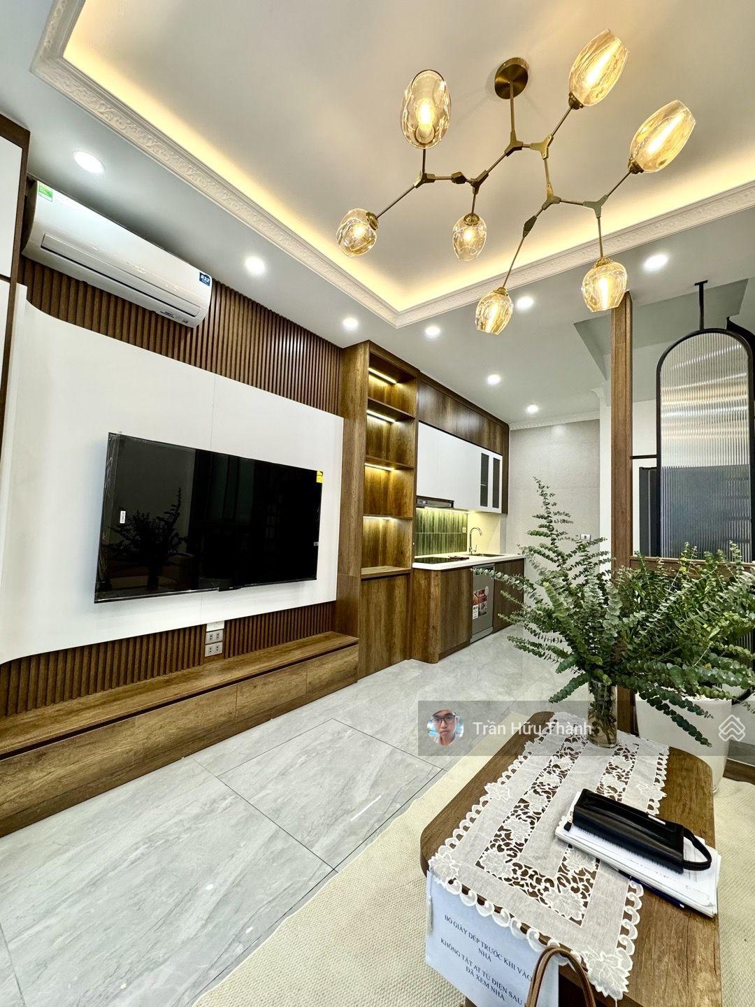 Căn nhà mới dân xây tại Ngọc Thụy - Long Biên. Hơn 30m2 - giá 9 tỷ. Phân khúc đầu tư - giữ tiền