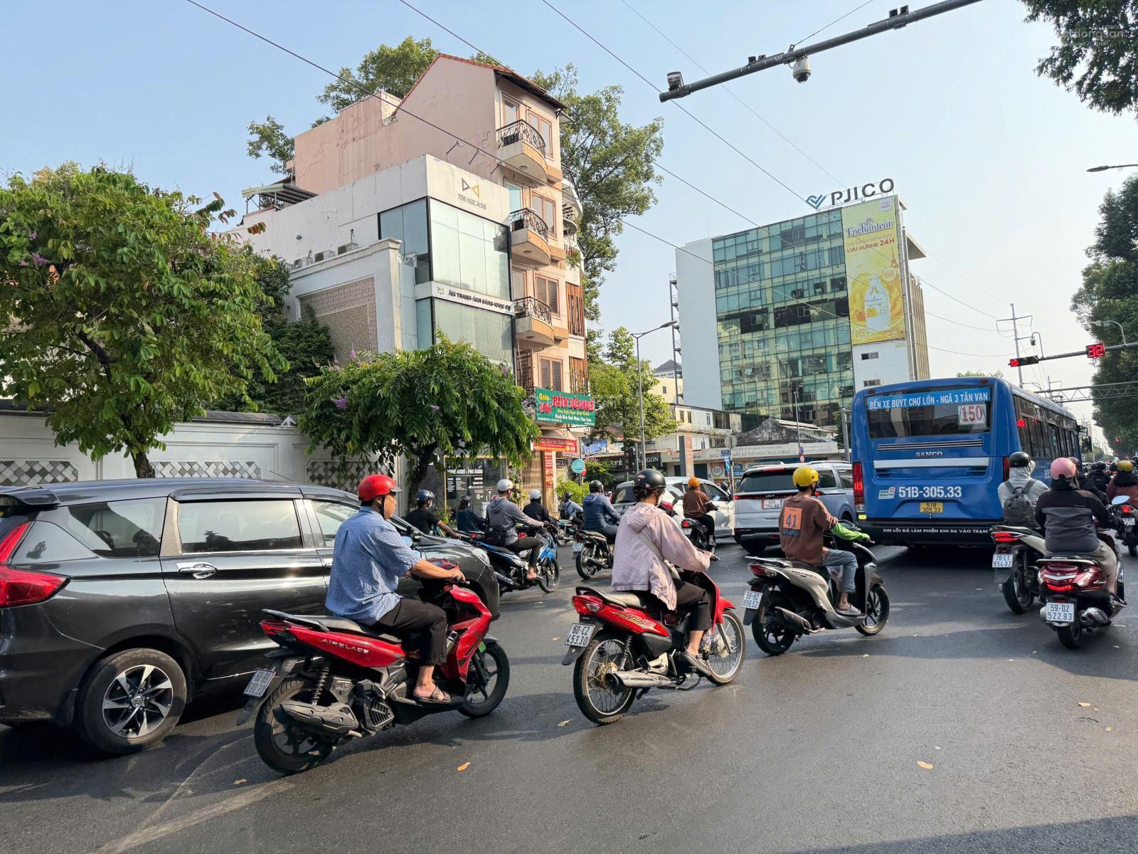 Bán gấp! Góc 2MT Lê Trọng Tấn - DT: 12x40m - Tiện xây mới - HĐT: 200tr/th - Giá bán: 50 tỷ TL Bán gấp! Góc 2MT Lê Trọng Tấn - DT: 12x40m - Tiện xây mới - HĐT: 200tr/th - Giá bán: 50 tỷ TL