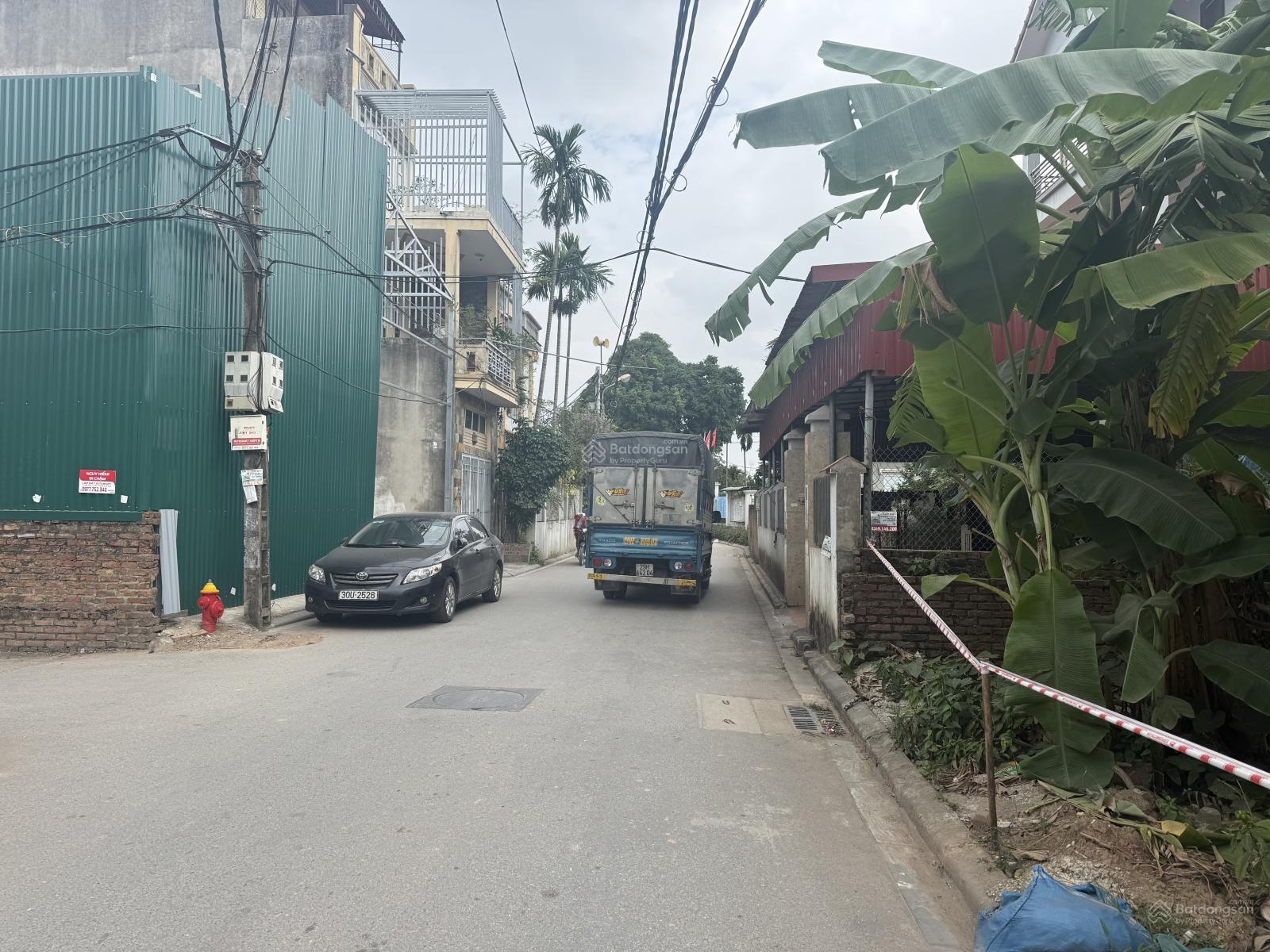 Bán 50m2 đất sổ đỏ Phường Long Biên đường thông 3.5m xe 16 chỗ vào giá 5.5 tỷ LH: 0902 132 ***