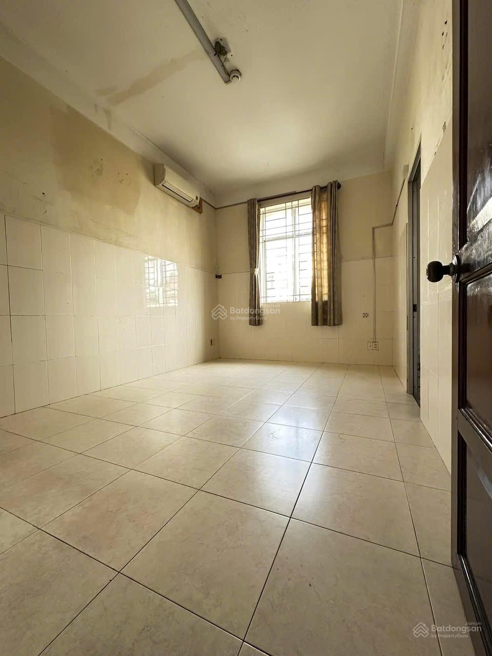 Bán căn hộ chung cư Nhất Lan tại Đ.Lộ Tẻ, 2,48 tỷ, 72m2 giá tốt