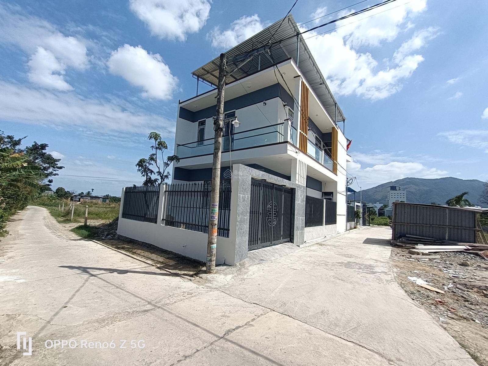 Bán nhà đẹp 2 tầng mái đúc gần bến xe liên tỉnh Khánh Hoà. Diên Toàn, Diên Khánh