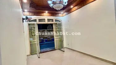 Cho thuê nhà riêng ngõ 18 Huỳnh Thúc Kháng, Đống Đa. DT 50m2, 5 tầng, ngõ oto, trung tâm. 25 triệu