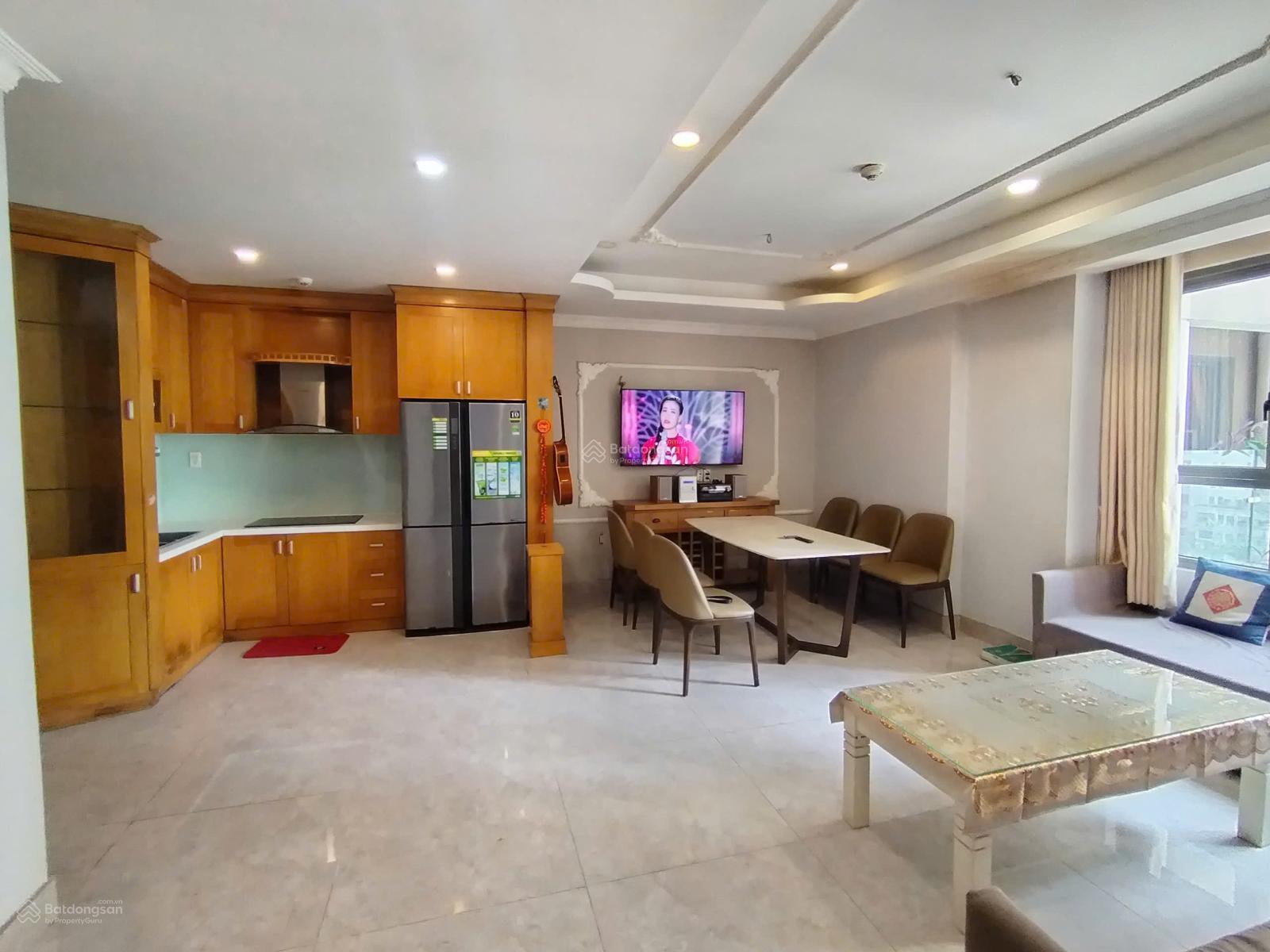 Cho thuê căn hộ 2PN; 2WC; 17tr/tháng; Full nội thất; gần thang máy, hồ bơi, GYM, thư viện...